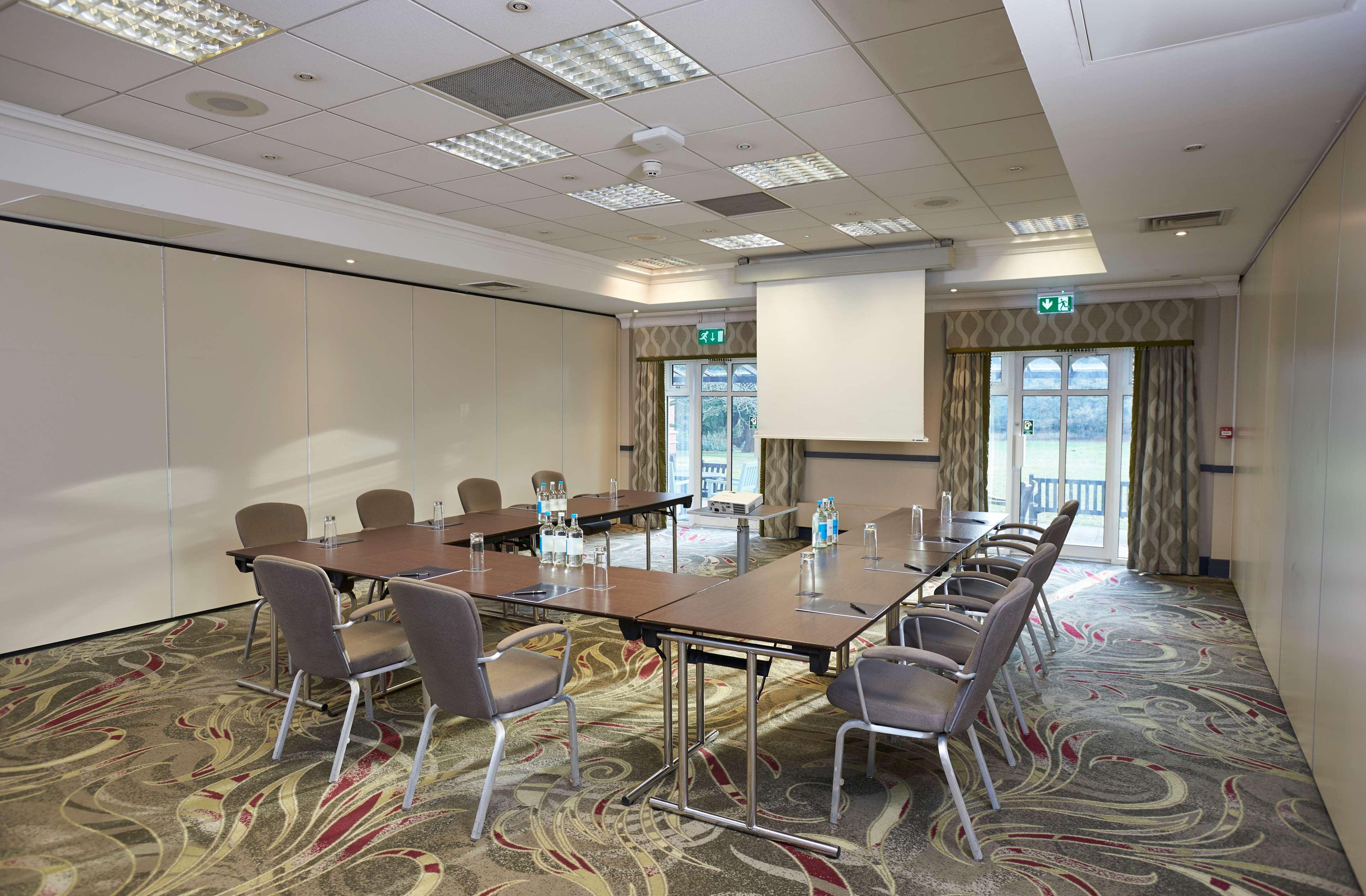 Doubletree By Hilton St. Anne'S Manor Hotel Bracknell Exterior foto