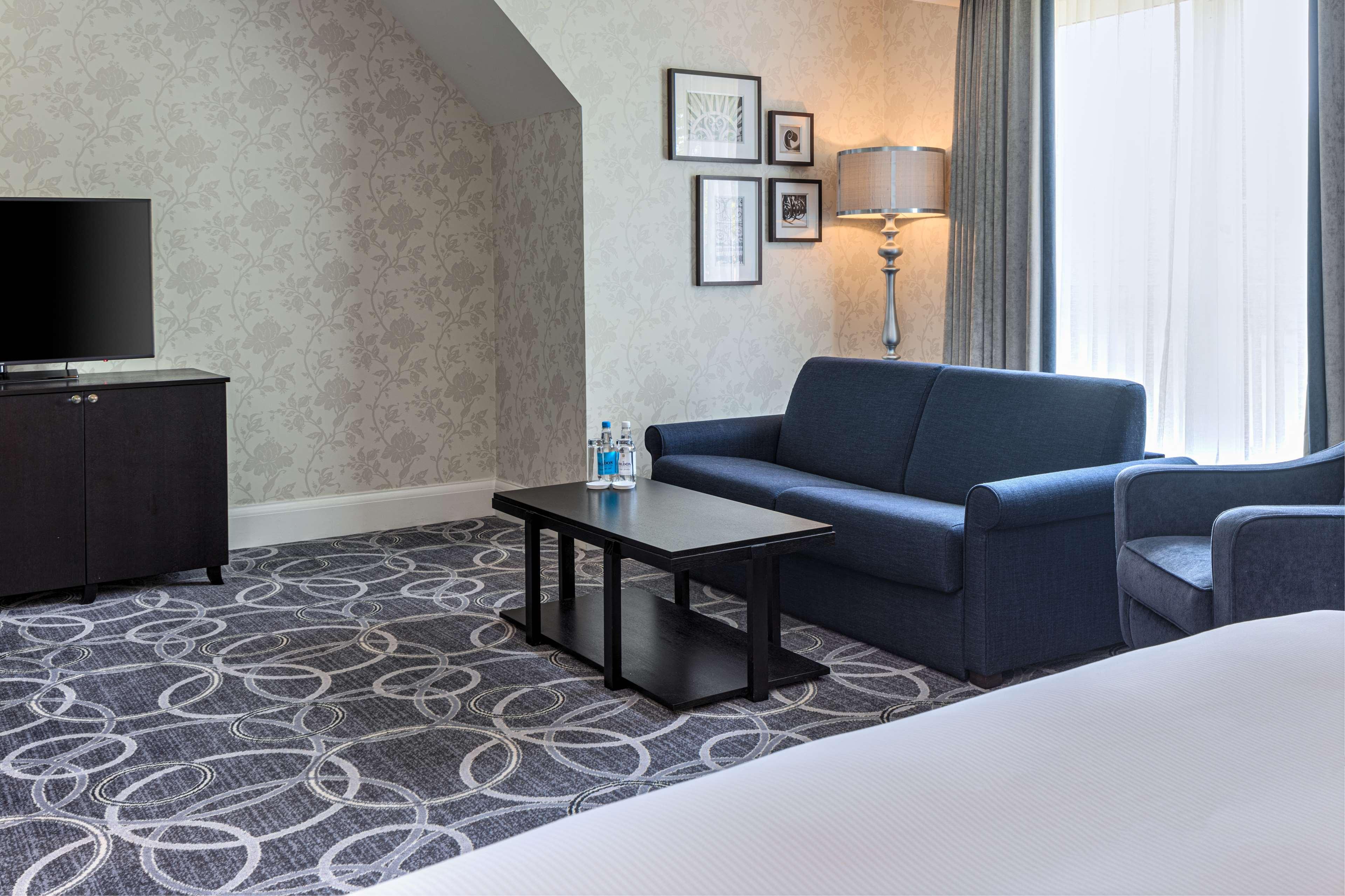 Doubletree By Hilton St. Anne'S Manor Hotel Bracknell Exterior foto