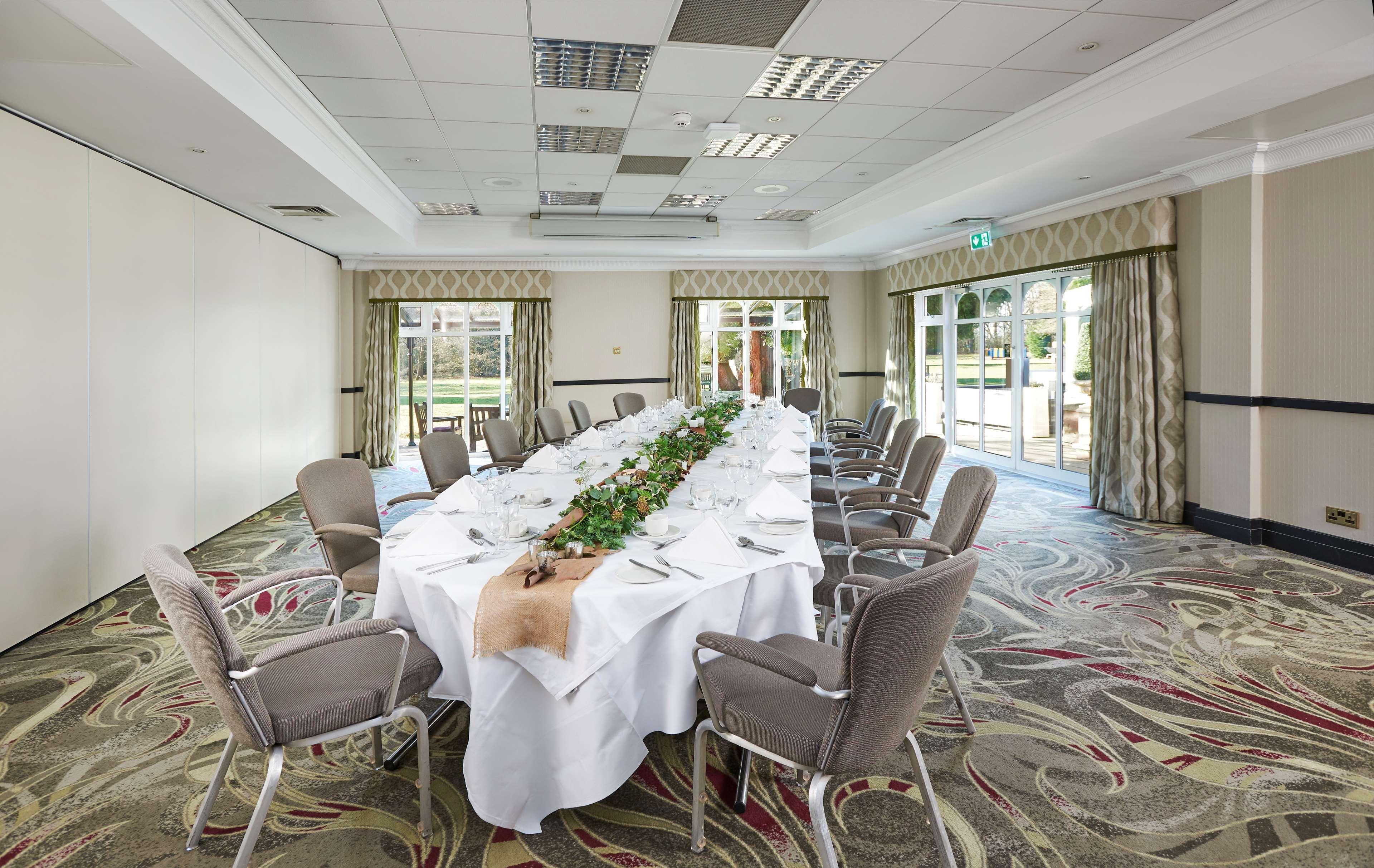 Doubletree By Hilton St. Anne'S Manor Hotel Bracknell Exterior foto