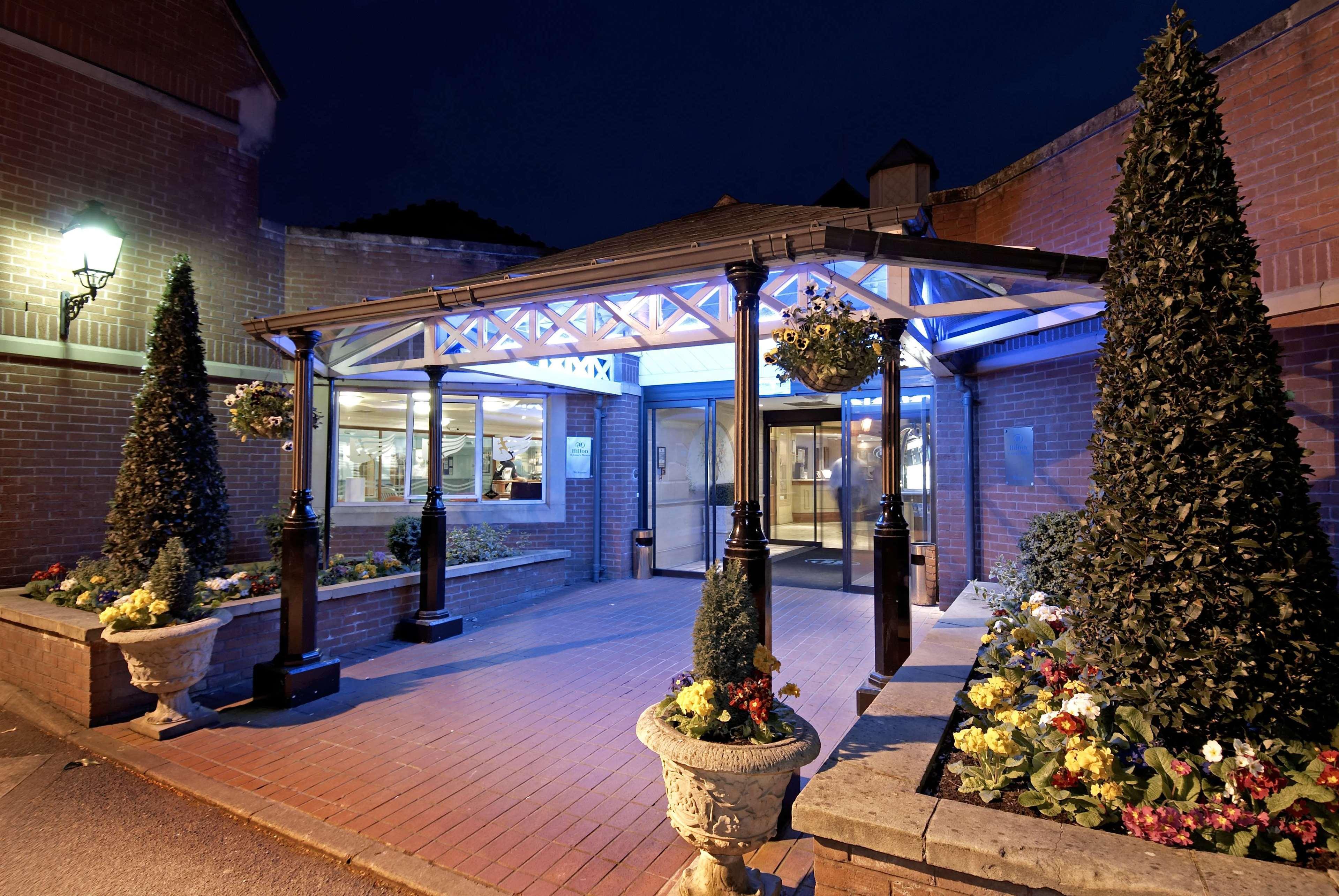 Doubletree By Hilton St. Anne'S Manor Hotel Bracknell Exterior foto
