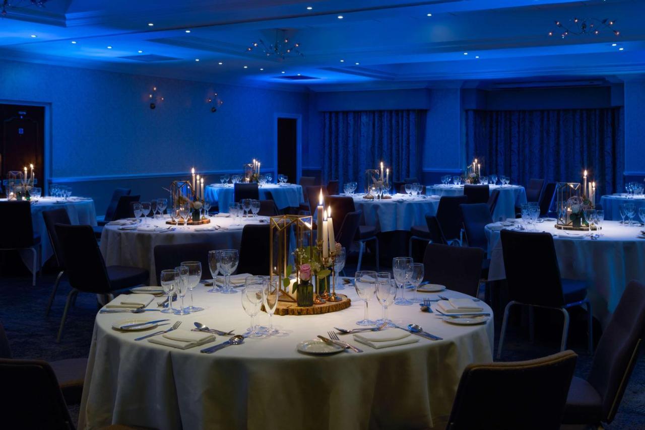 Doubletree By Hilton St. Anne'S Manor Hotel Bracknell Exterior foto