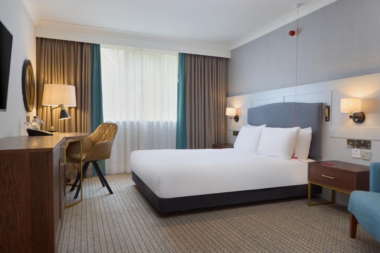 Doubletree By Hilton St. Anne'S Manor Hotel Bracknell Exterior foto