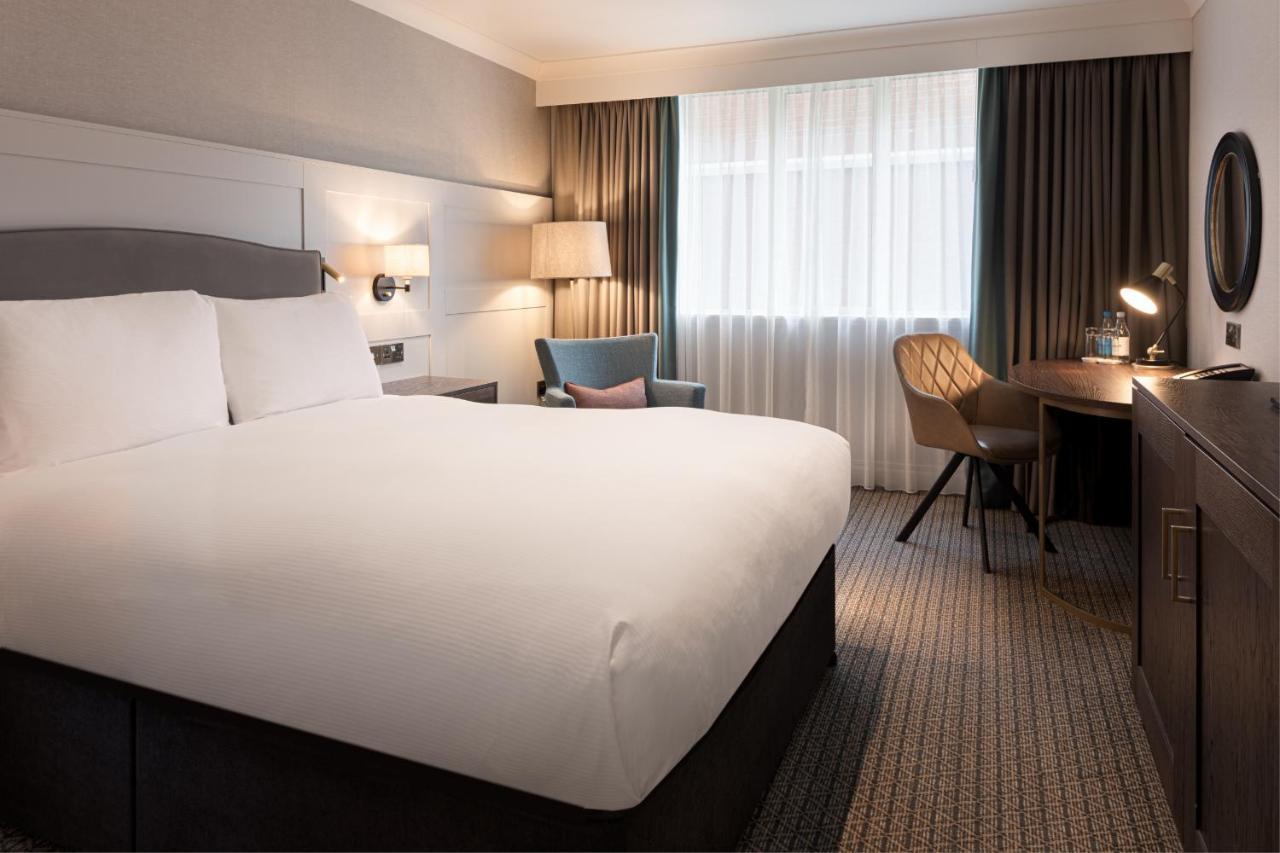 Doubletree By Hilton St. Anne'S Manor Hotel Bracknell Exterior foto