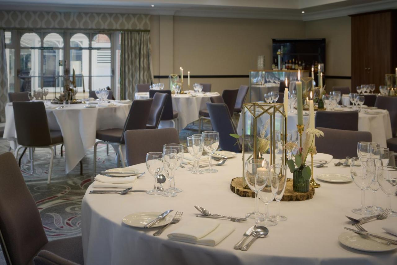 Doubletree By Hilton St. Anne'S Manor Hotel Bracknell Exterior foto