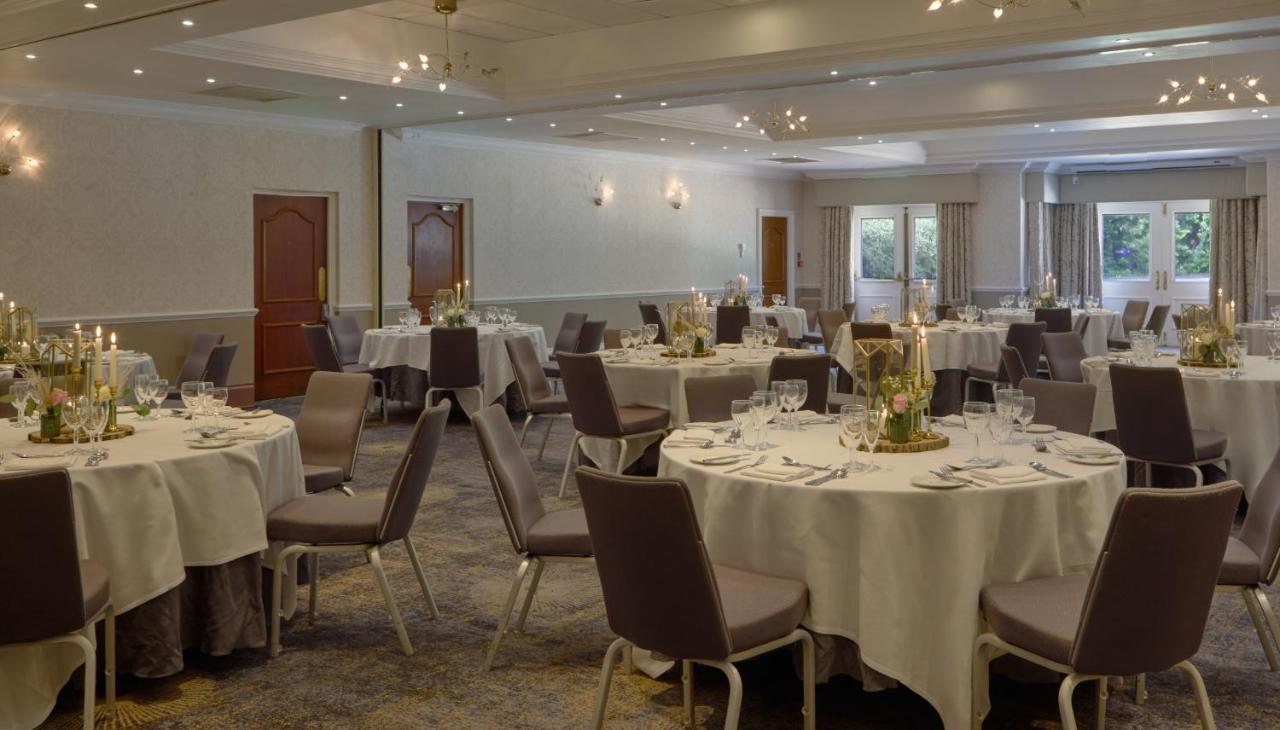 Doubletree By Hilton St. Anne'S Manor Hotel Bracknell Exterior foto