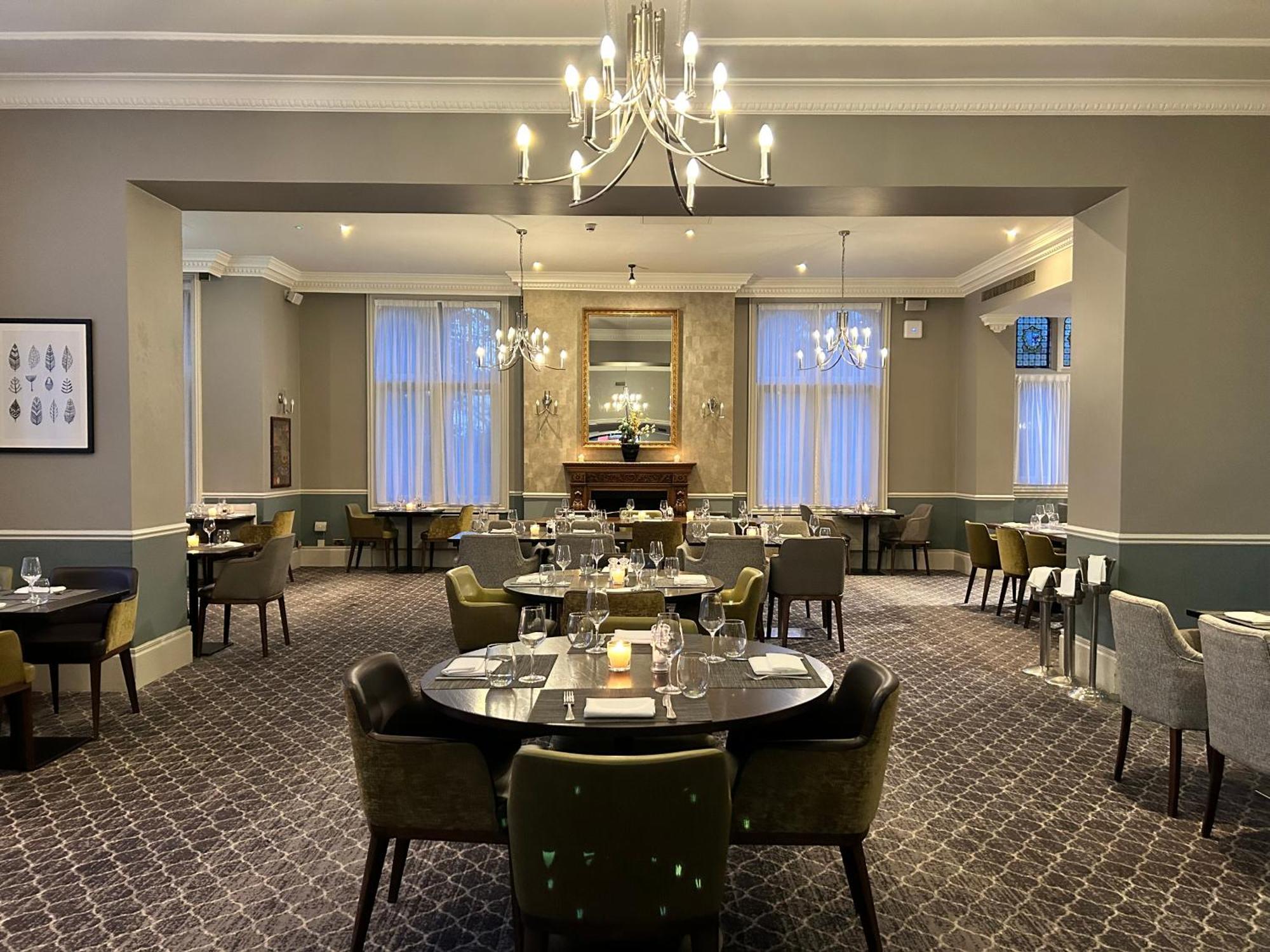 Doubletree By Hilton St. Anne'S Manor Hotel Bracknell Exterior foto